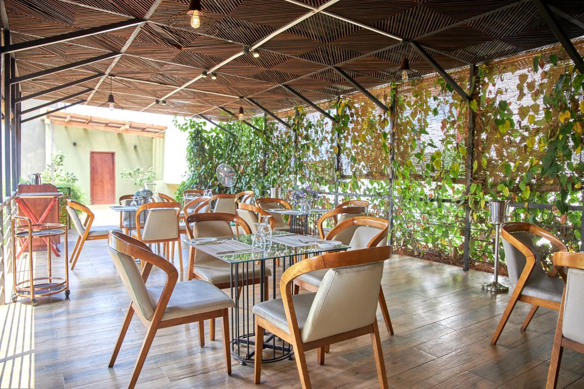 Seahorse Hotel & Spa Negombo Luaran gambar
