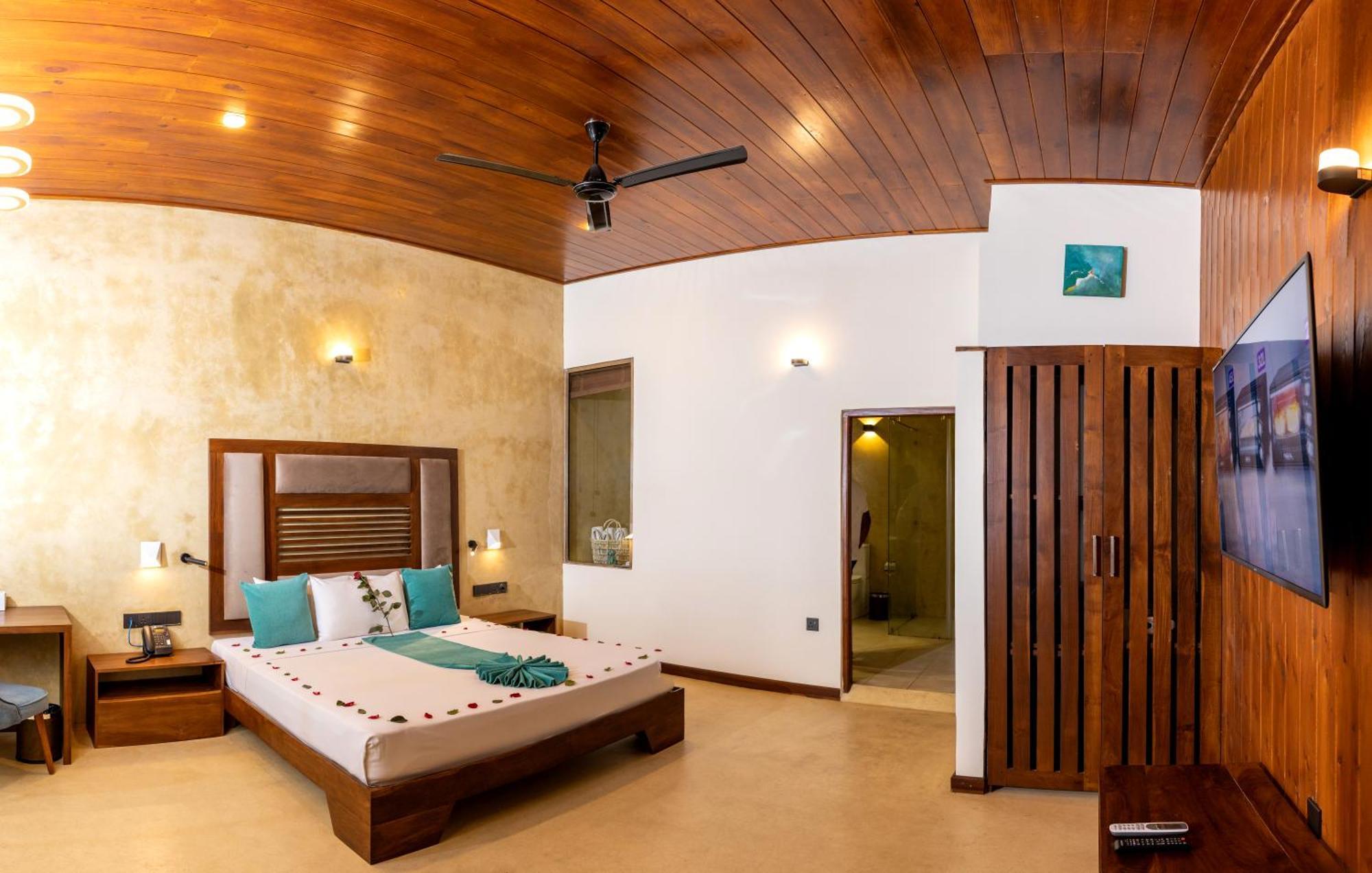 Seahorse Hotel & Spa Negombo Luaran gambar