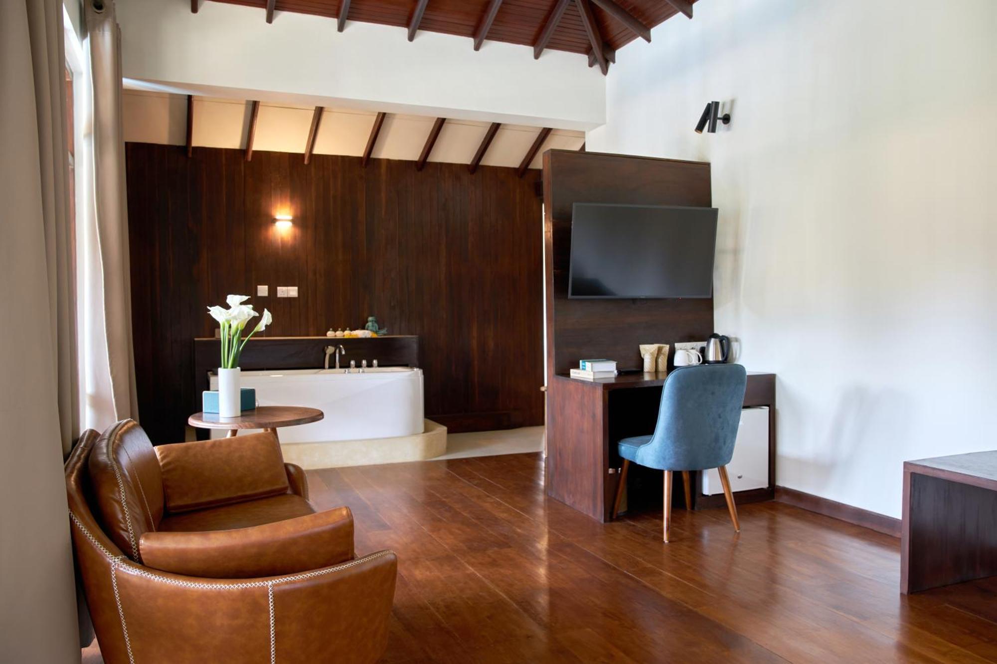 Seahorse Hotel & Spa Negombo Luaran gambar