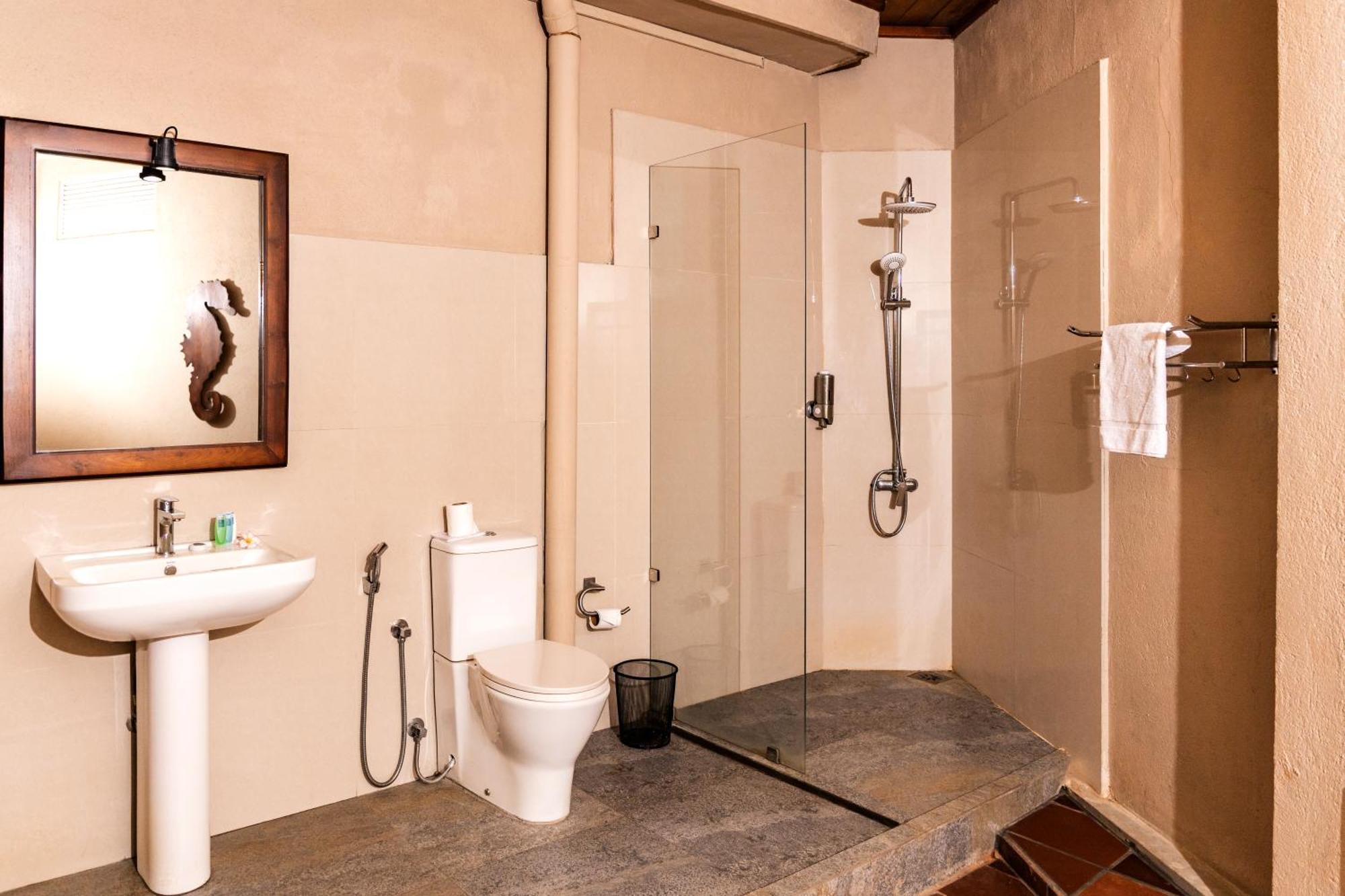 Seahorse Hotel & Spa Negombo Luaran gambar