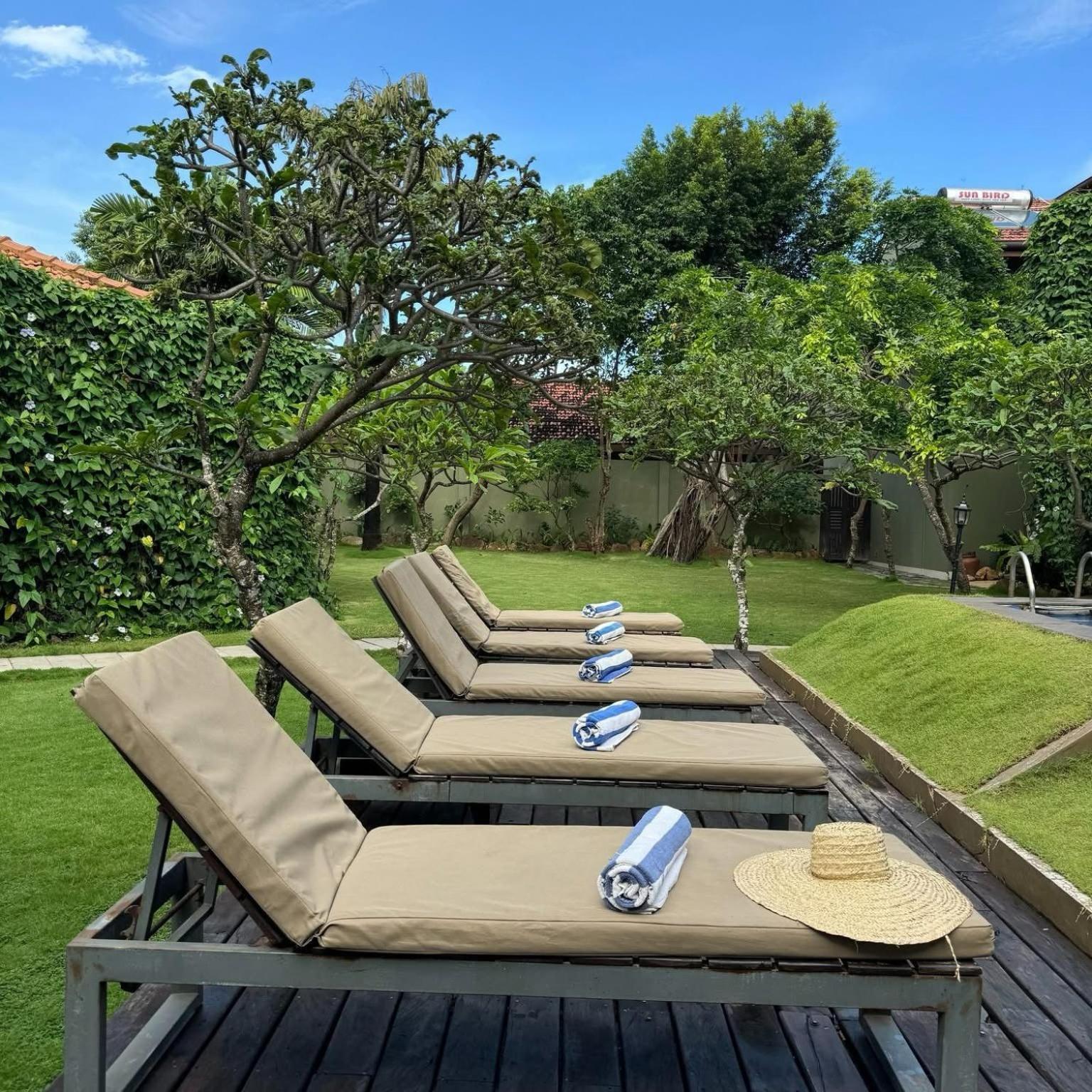 Seahorse Hotel & Spa Negombo Luaran gambar